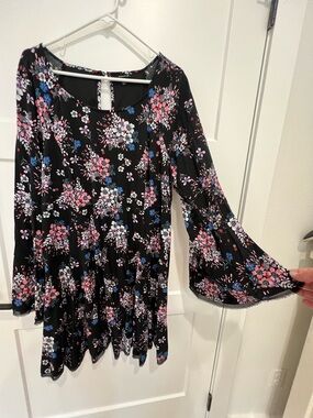 torrid Black Floral Tunic with Pink & Blue Accents
